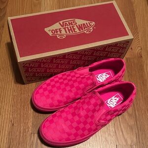 EUC Vans Fuchsia Checkered Slip-Ons

Worn once